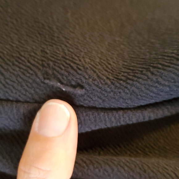 Black sleeveless blouse - Picture 5 of 7